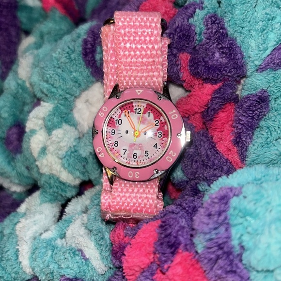 STAINLESS STEEL HELLO KITTY VINTAGE WATCH - Picture 2 of 5